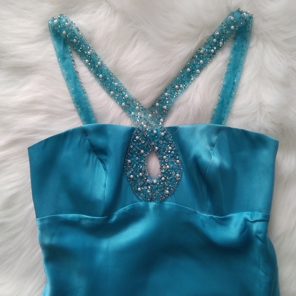 DAVE & JOHNNY -Silk Formal Gown - Picture 5 of 14